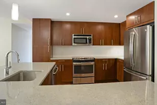 2200 Benjamin Franklin Pkwy, Philadelphia, PA 19130 - Photo 18