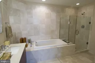 1101 Locust St, Philadelphia, PA 19107 - Photo 14