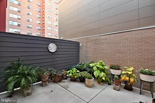 107 S Van Pelt St, Philadelphia, PA 19103 - Photo 24