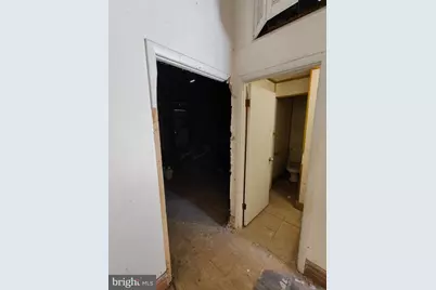 151 W Girard Avenue, Philadelphia, PA 19123 - Photo 2