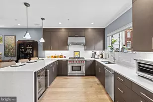 2147 Lombard St, Philadelphia, PA 19146 - Photo 24