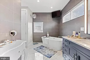 2147 Lombard St, Philadelphia, PA 19146 - Photo 46