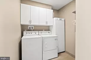 2147 Lombard St, Philadelphia, PA 19146 - Photo 36