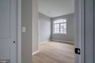 2401 Washington Ave, Philadelphia, PA 19146 - Photo 8