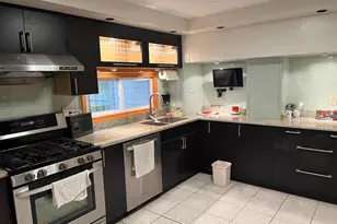 818 Burgess St, Philadelphia, PA 19116 - Photo 1