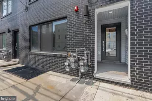402 N Front St, Philadelphia, PA 19123 - Photo 2