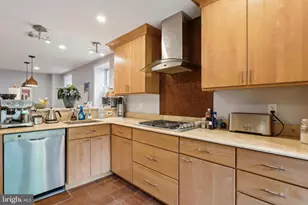 1911 Mt Vernon St, Philadelphia, PA 19130 - Photo 10