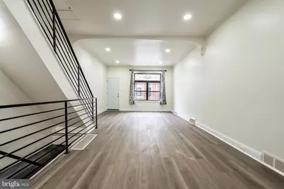 2446 S Woodstock Street, Philadelphia, PA 19145 - Photo 6