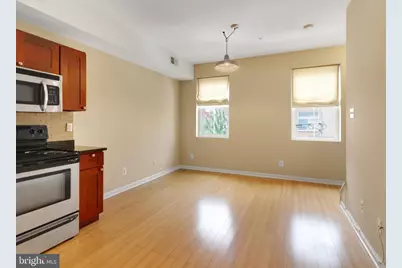 909 N 19th Street #B, Philadelphia, PA 19130 - Photo 4