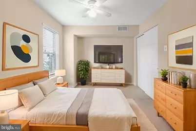 909 N 19th Street #B, Philadelphia, PA 19130 - Photo 2