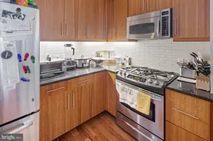 1425 Locust St, Philadelphia, PA 19102 - Photo 4