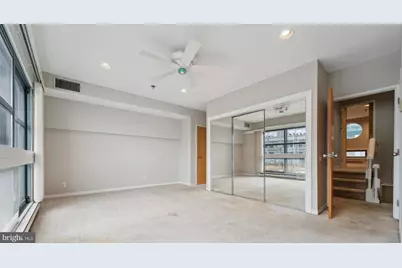 7 N Christopher Columbus Boulevard #130, Philadelphia, PA 19106 - Photo 26