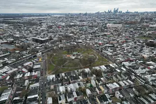 664 E Lippincott St, Philadelphia, PA 19134 - Photo 2