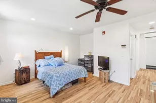 932 Locust St, Philadelphia, PA 19107 - Photo 18