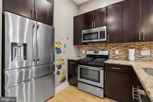 884 N Lawrence St, Philadelphia, PA 19123 - Photo 6