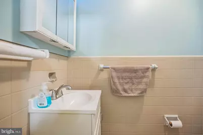 2047 Locust Street, Philadelphia, PA 19103 - Photo 14