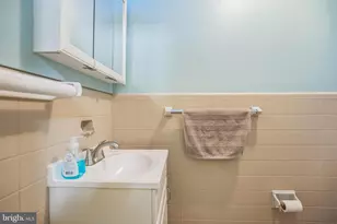 2047 Locust St, Philadelphia, PA 19103 - Photo 14