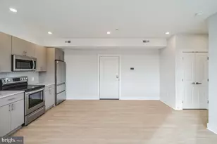 646 N 32nd St, Philadelphia, PA 19104 - Photo 4