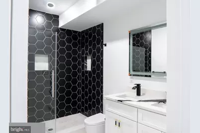 3861 Fairmount Avenue, Philadelphia, PA 19104 - Photo 32