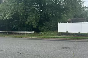 8817 Danbury St, Philadelphia, PA 19152 - Photo 2