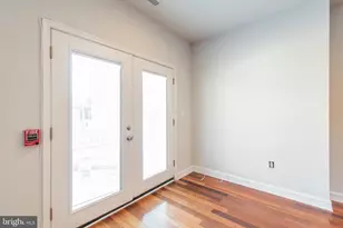 931 N 19th St, Philadelphia, PA 19130 - Photo 12