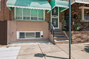 2633 S Iseminger St, Philadelphia, PA 19148 - Photo 2