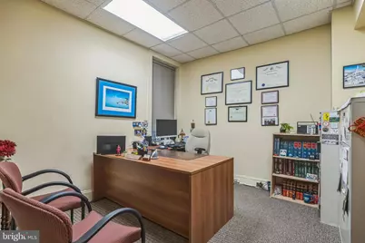 2047 Locust Street, Philadelphia, PA 19103 - Photo 20