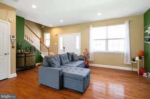 656 N 8th St, Philadelphia, PA 19123 - Photo 2