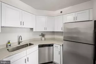 2020 Walnut St, Philadelphia, PA 19103 - Photo 10