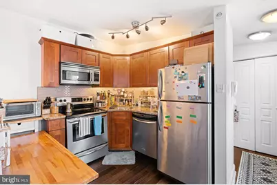 1832 Green Street #3R, Philadelphia, PA 19130 - Photo 4