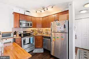 1832 Green St, Philadelphia, PA 19130 - Photo 4