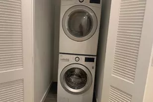 1325 S Myrtlewood St, Philadelphia, PA 19146 - Photo 14