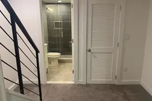 1325 S Myrtlewood St, Philadelphia, PA 19146 - Photo 16