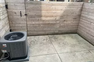 1325 S Myrtlewood St, Philadelphia, PA 19146 - Photo 18