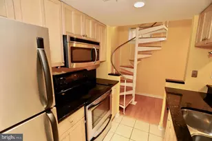 1737 Wallace St, Philadelphia, PA 19130 - Photo 10