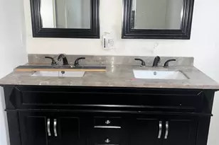 1351 S Grove St, Philadelphia, PA 19146 - Photo 4