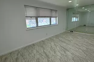 2327 Hoffnagle St, Philadelphia, PA 19152 - Photo 4