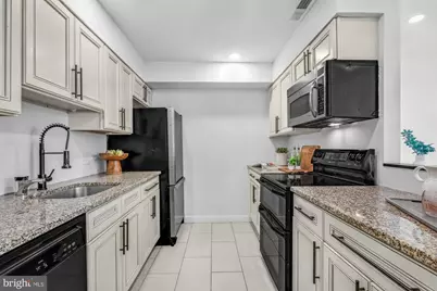 705 S 20th Street #A, Philadelphia, PA 19146 - Photo 10