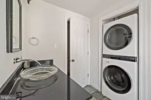 1524 Pine St, Philadelphia, PA 19102 - Photo 18