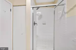 914 Spruce St, Philadelphia, PA 19107 - Photo 18