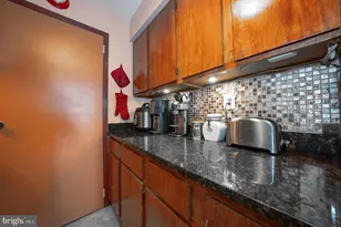 825 N 29th St, Philadelphia, PA 19130 - Photo 14