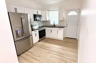 2421 N Leithgow St, Philadelphia, PA 19133 - Photo 6