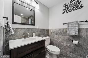 2124 Fernon St, Philadelphia, PA 19145 - Photo 16