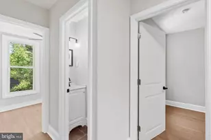 35 E Collom St, Philadelphia, PA 19144 - Photo 16