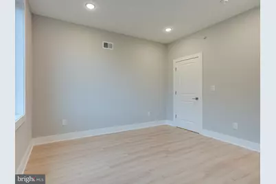 1933 N Leithgow Street, Philadelphia, PA 19122 - Photo 18