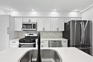 2040 S Norwood St, Philadelphia, PA 19145 - Photo 4