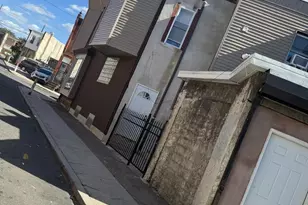 2728 N Sydenham St, Philadelphia, PA 19132 - Photo 2