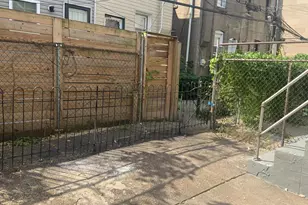 1522 S Myrtlewood St, Philadelphia, PA 19146 - Photo 4