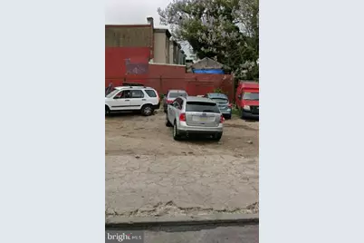 208 W Glenwood Avenue, Philadelphia, PA 19140 - Photo 2