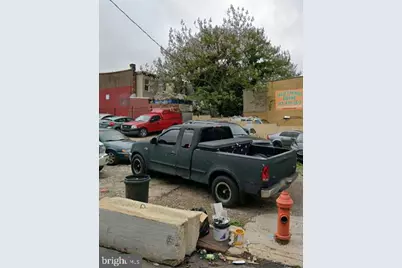 214 W Glenwood Avenue, Philadelphia, PA 19140 - Photo 2